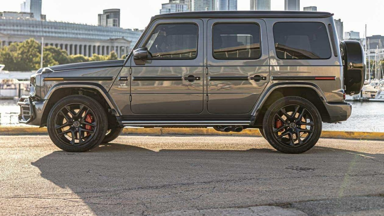 Corporate & VIP arrivals with a car from G-Wagon Rental Chicago